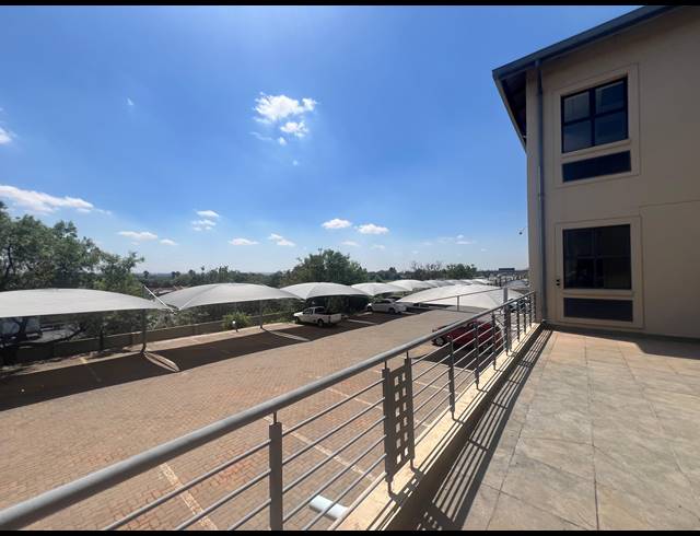 224M² OFFICE TO LET IN MEYERSDAL